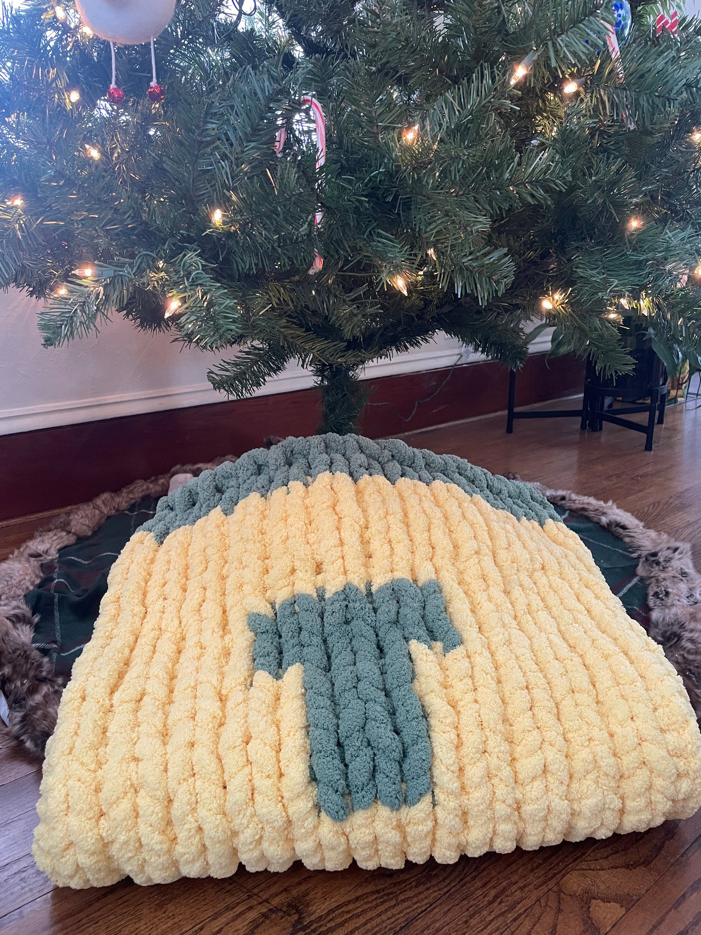 Customized Chunky Knit Blanket