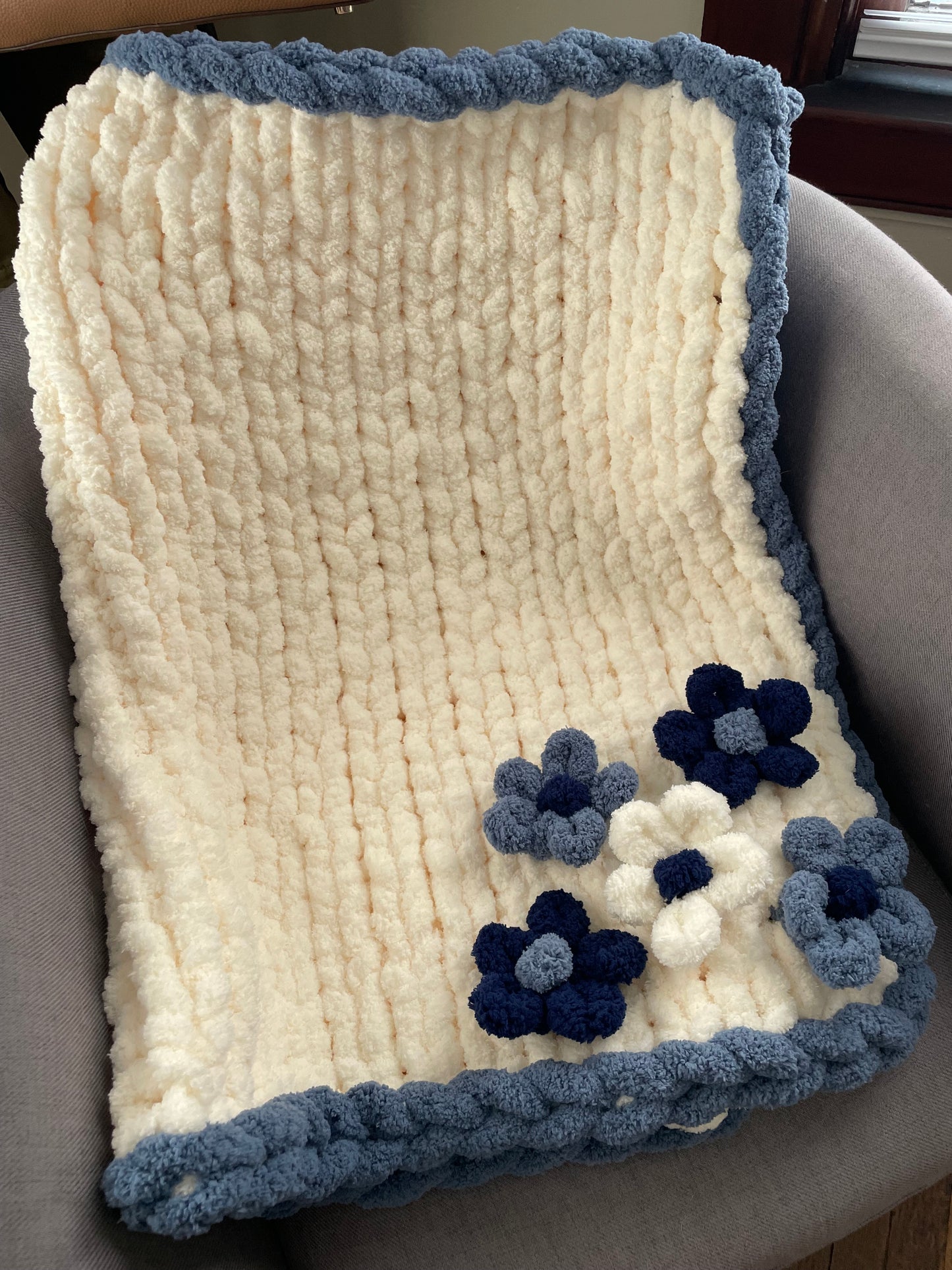 Customized Chunky Knit Blanket