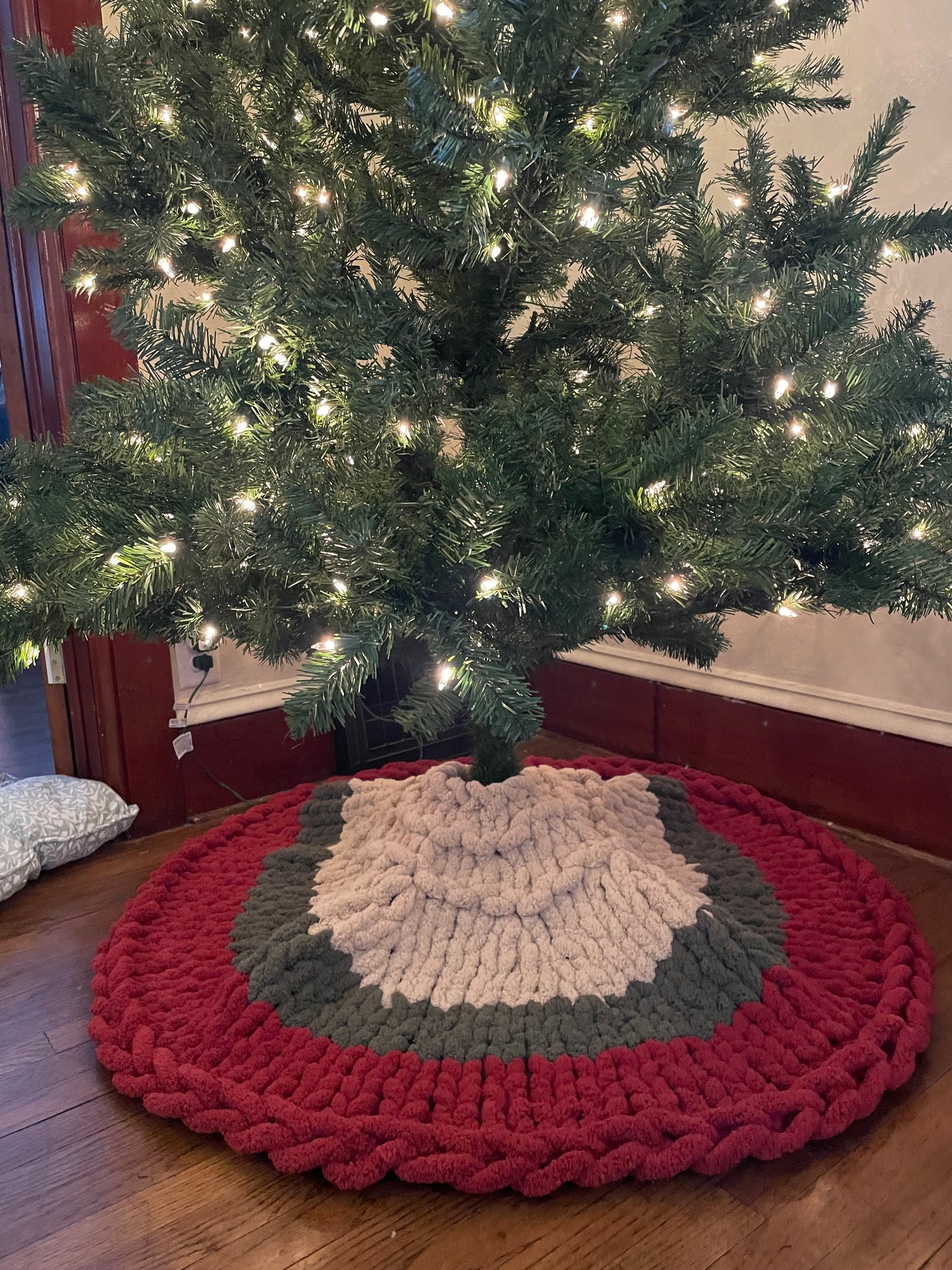 Chunky Knit Christmas Tree Skirt