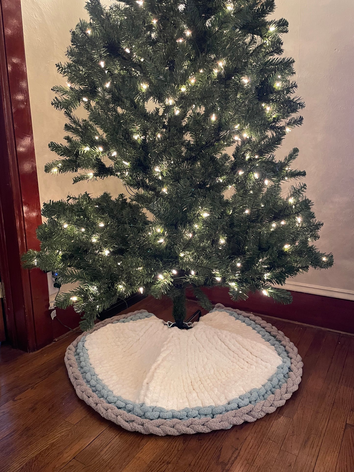 Chunky Knit Christmas Tree Skirt