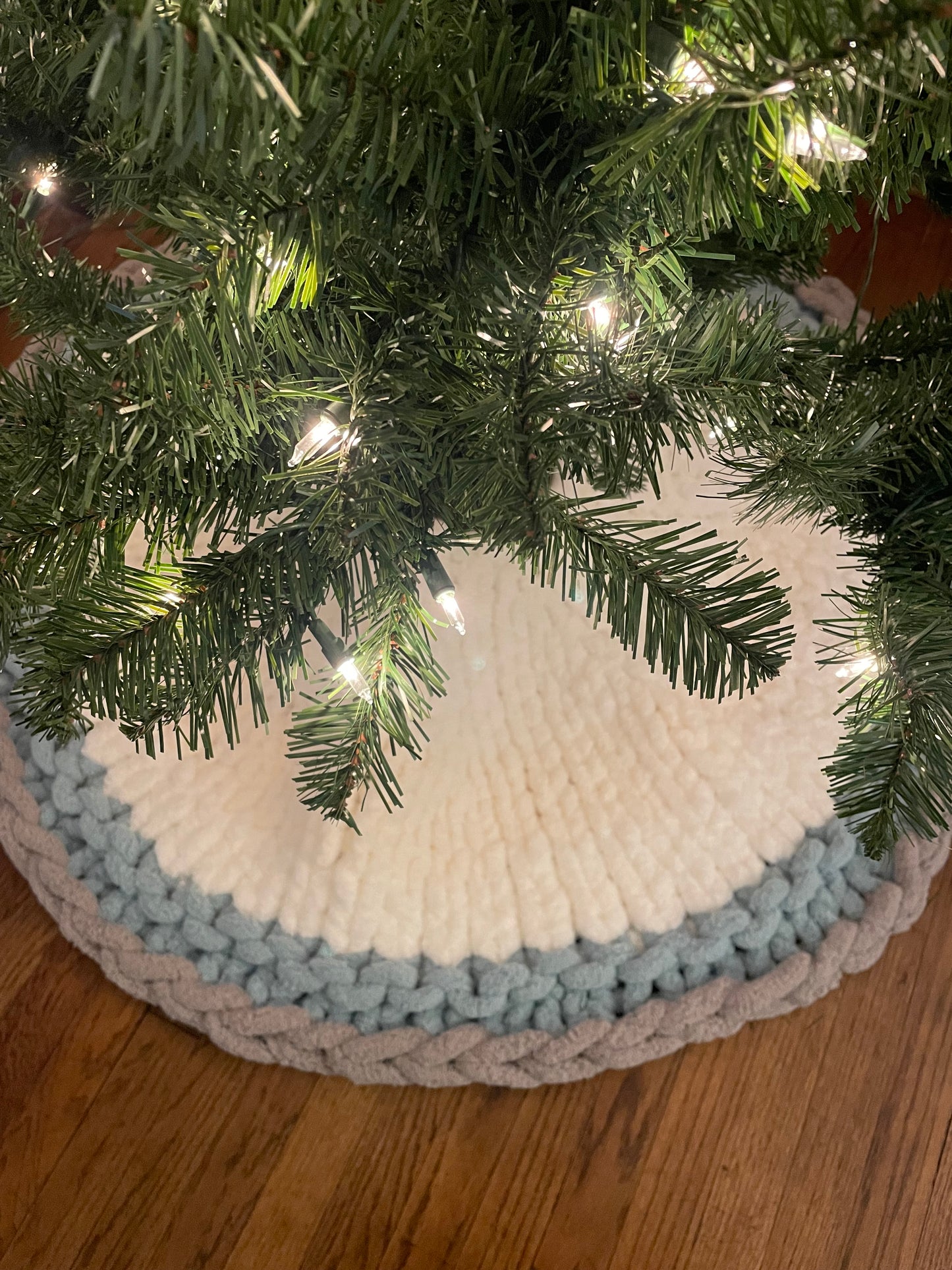 Chunky Knit Christmas Tree Skirt