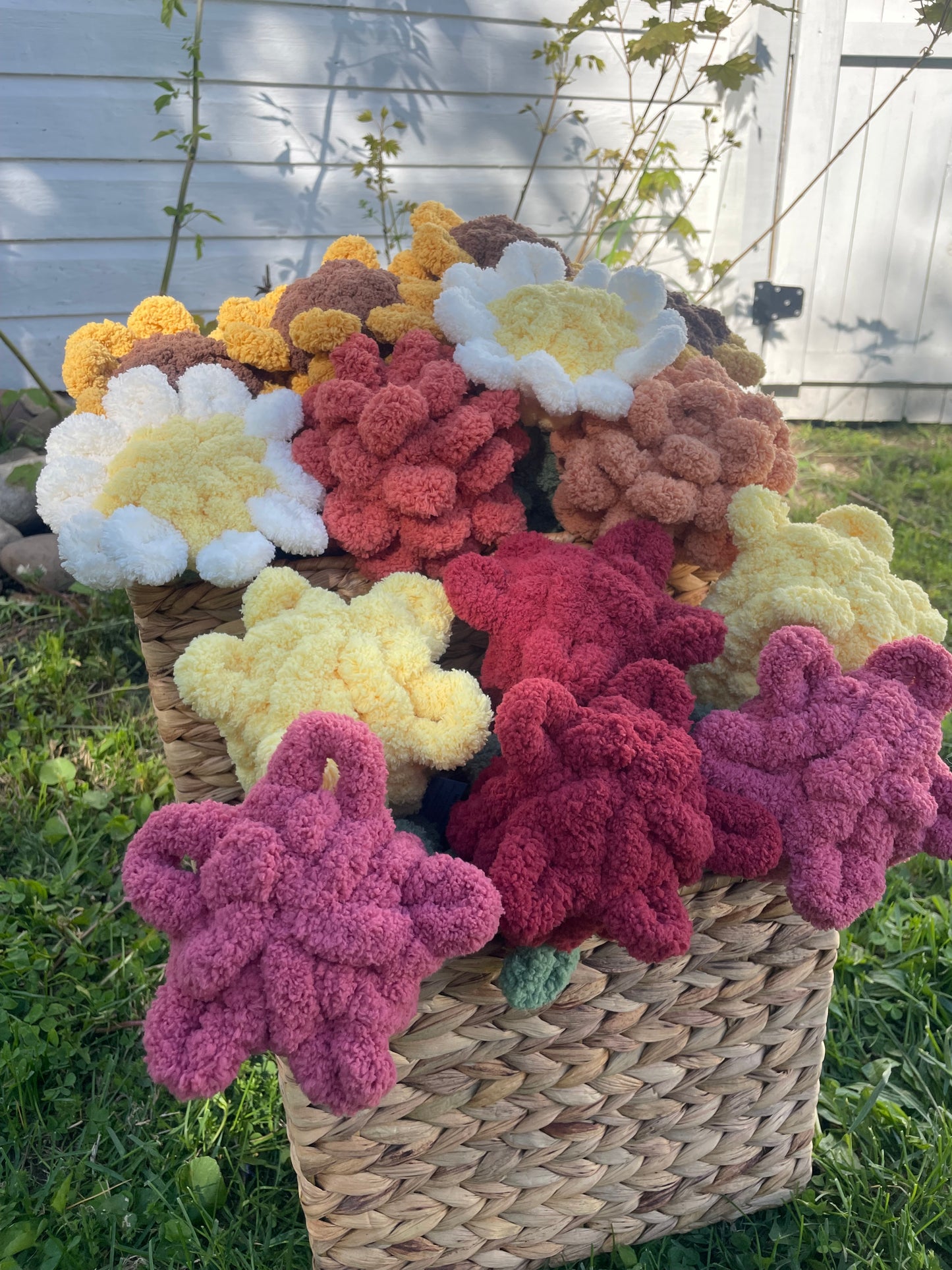 Chunky Knit Stemmed Flowers