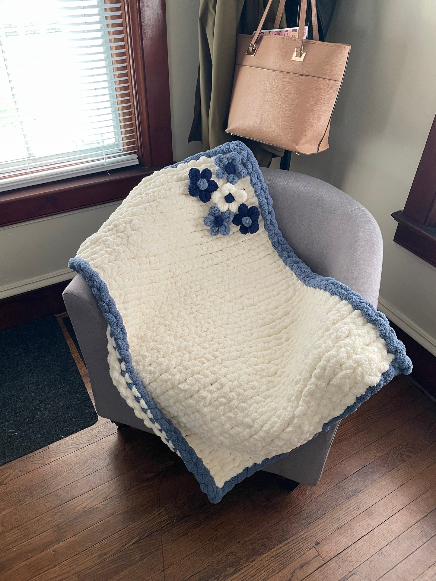 Customized Chunky Knit Blanket