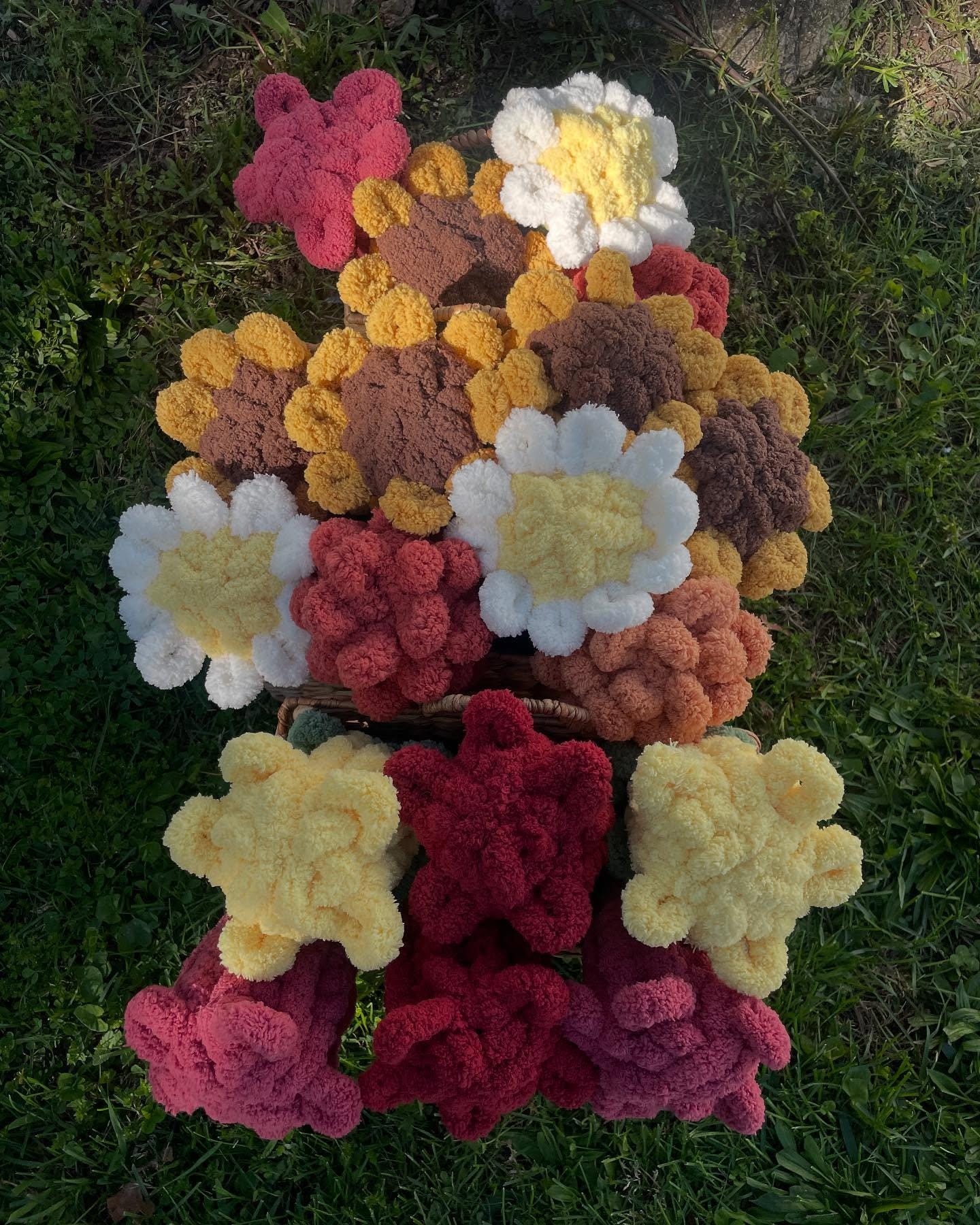 Chunky Knit Stemmed Flowers